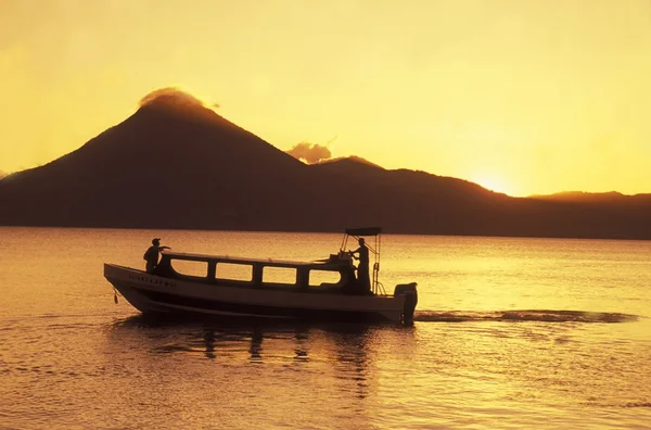 Latin-amerikai Guatemala tó Atitlan — Stock Fotó