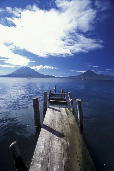 Latin-amerikai Guatemala tó Atitlan — Stock Fotó