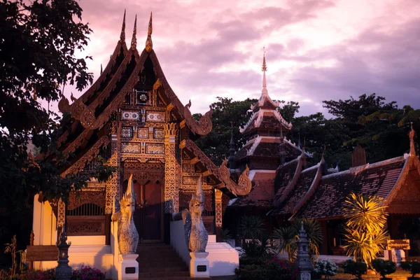 ASIA TAILANDIA CHIANG MAI WAT CHEDI LUANG — Foto de Stock