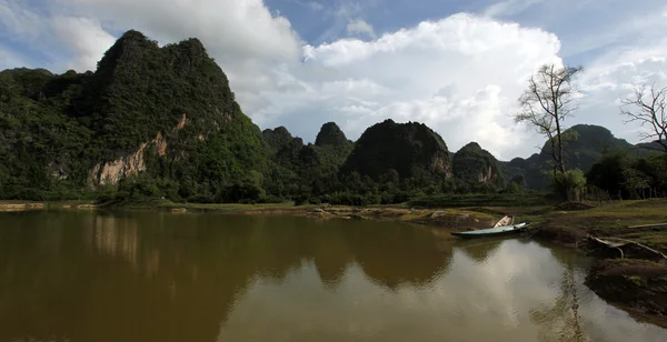 ASIA SUDEASTASIA LAOS REGIONE KHAMMUAN — Foto Stock