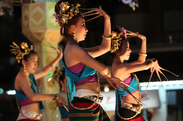 Dança tailandesa tradicional — Fotografia de Stock