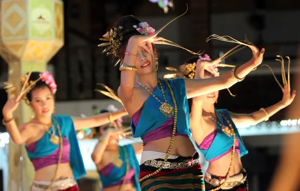 Dança tailandesa tradicional — Fotografia de Stock