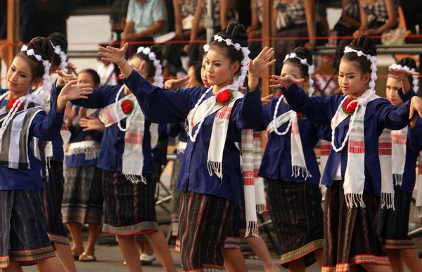 Les gens au festival Bun Bang Fai — Photo