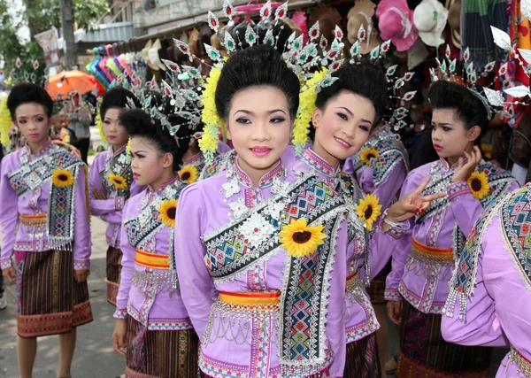 Pessoas no Bun Bang Fai Festival — Fotografia de Stock