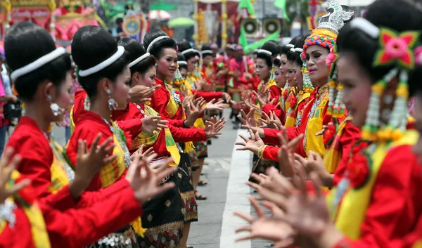 Mensen op de Bun Bang Fai Festival — Stockfoto