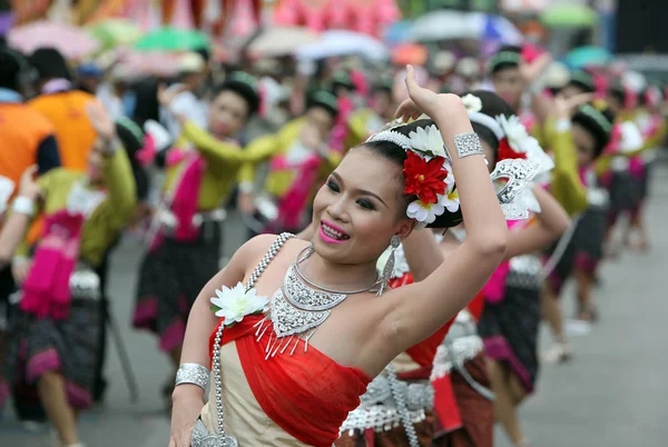 Les gens au festival Bun Bang Fai — Photo