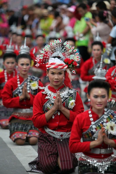 Mensen op de Bun Bang Fai Festival — Stockfoto