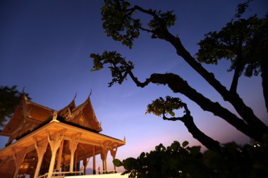 Santichaiprakan Park Fort Phra Sumen adlı