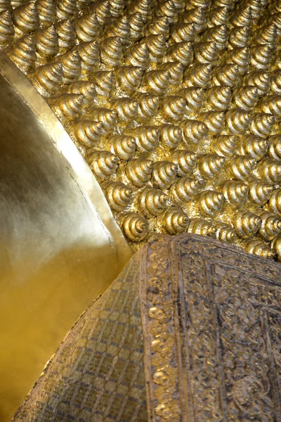 Der goldene Buddha am Tempel von wat pho — Stockfoto