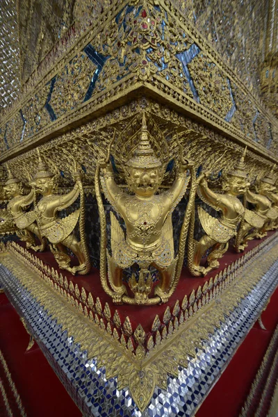 The temple of Wat Phra Kaew in the city of Bangkok — Stock Photo, Image