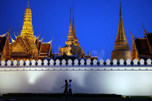 O templo de Wat Phra Kaew na cidade de Bangkok — Fotografia de Stock