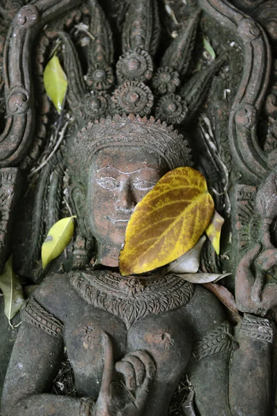 Garden and Buddha terracota — Stock Photo, Image