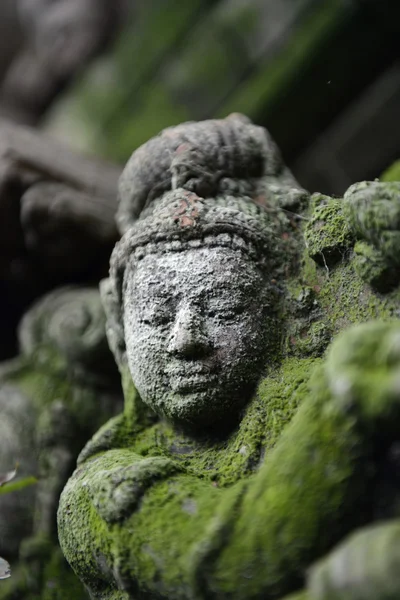 Tuin en Boeddha terracotta — Stockfoto
