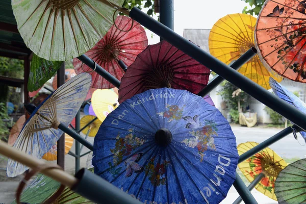 Παραγωγή ομπρέλα στην πόλη Τσιάνγκ Μάι — Φωτογραφία Αρχείου