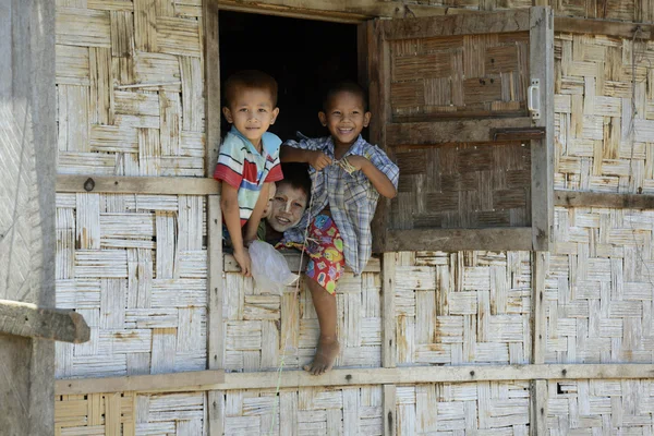 Asia myanmar myeik personas — Foto de Stock