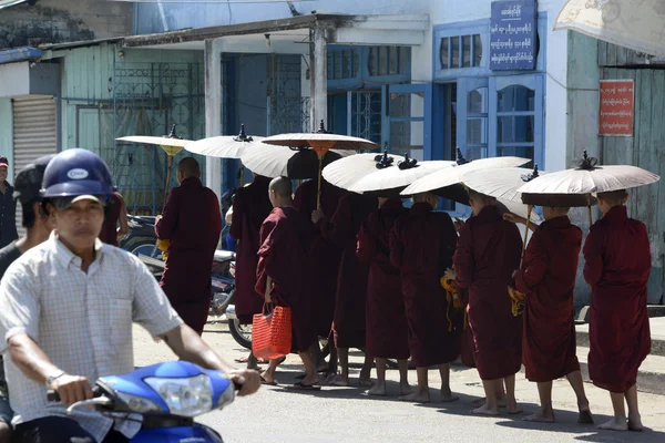 Asia Myanmar Myeik ciudad monje — Foto de Stock