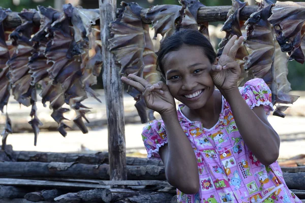 ASIA MYANMAR MYEIK PRODUCCIÓN DE PECES SECOS — Foto de Stock