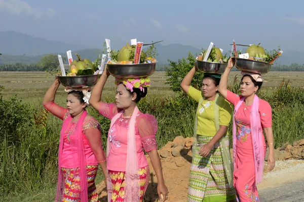 Asia Mianmar Myeik Shinpyu ünnepség — Stock Fotó