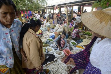 Asya Myanmar Nyaungshwe dokuma fabrikası