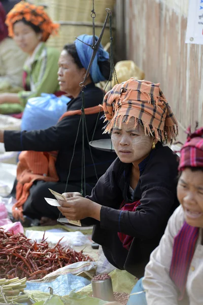 Trh Asie Myanmar Nyaungshwe — Stock fotografie