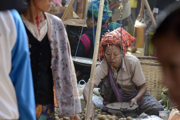 MERCADO DE ASIA MYANMAR NYAUNGSHWE — Foto de Stock