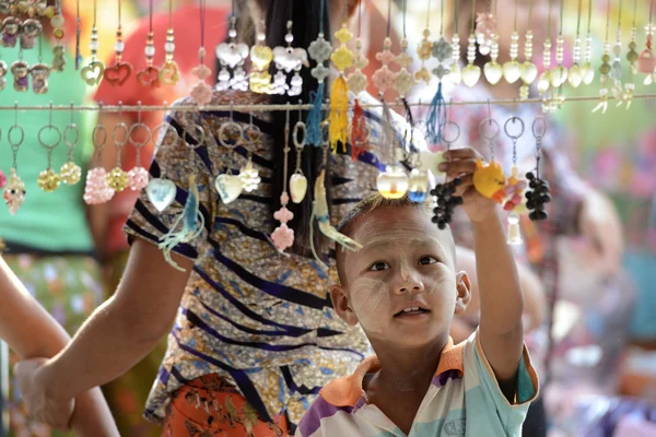 MERCADO DE ASIA MYANMAR NYAUNGSHWE — Foto de Stock