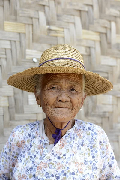 アジア ミャンマー Nyaungshwe 女性 — ストック写真