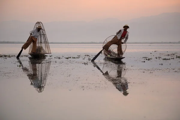 Fishermen on wooden boats with creels — Stock Photo, Image