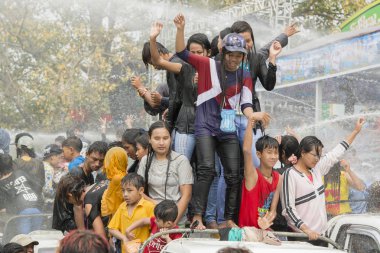 Asya Myanmar Mandalay Thingyan su Festivali