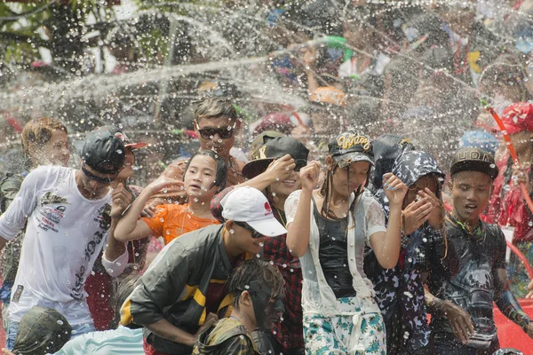 ASIE MYANMAR MANDALAY FESTIVAL DE L'EAU THINGYENNE — Photo