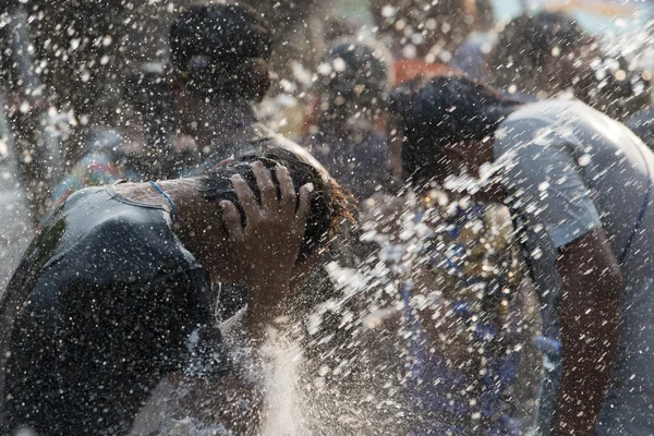 Asien myanmar mandalay thingyan wasser festival — Stockfoto