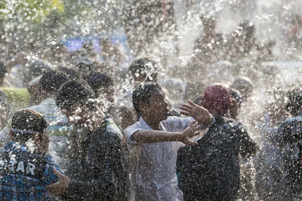 ASIA MYANMAR MANDALAY THINGYAN WATER FESTIVAL — Stock Photo, Image