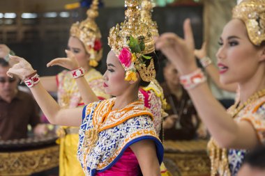 Asya Tayland Bangkok Erawan tapınak dans