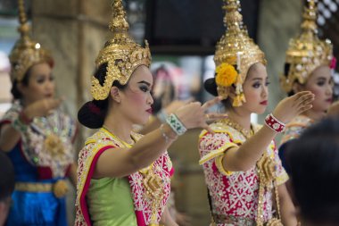 Asya Tayland Bangkok Erawan tapınak dans