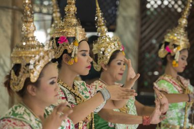 Asya Tayland Bangkok Erawan tapınak dans