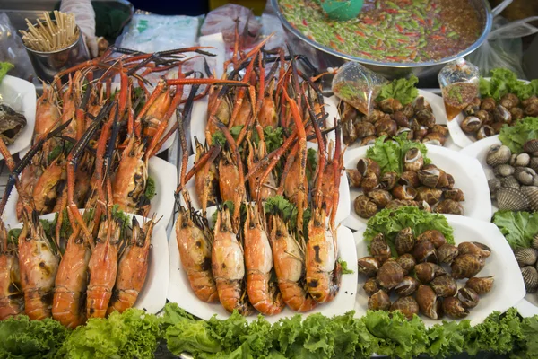 Asya Tayland Bangkok nehir kenarında yemek Streetfood Deniz Urunleri Mutfagi