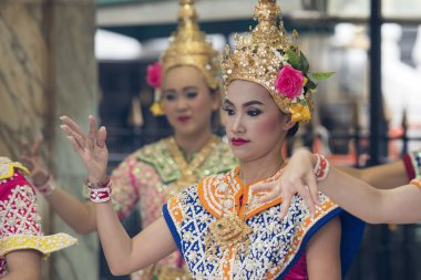 Asya Tayland Bangkok Erawan tapınak dans