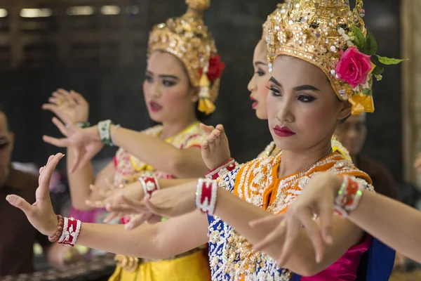 Asya Tayland Bangkok Erawan tapınak dans — Stok fotoğraf
