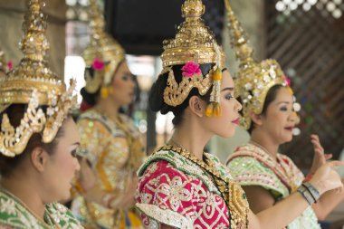 Asya Tayland Bangkok Erawan tapınak dans
