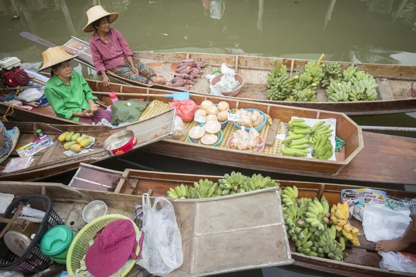 ÁSIA TAILÂNDIA SAMUT SONGKHRAM THA KHA MERCADO DE FLUXO — Fotografia de Stock