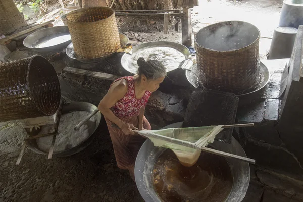 ASIA TAILANDIA SAMUT SONGKHRAM PALMA AZÚCAR — Foto de Stock