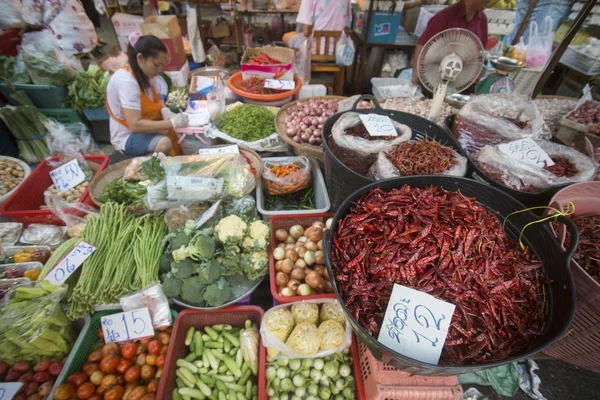 ASIA TAILANDIA BANGKOK NOTHABURI MERCADO DE LA MAÑANA — Foto de Stock