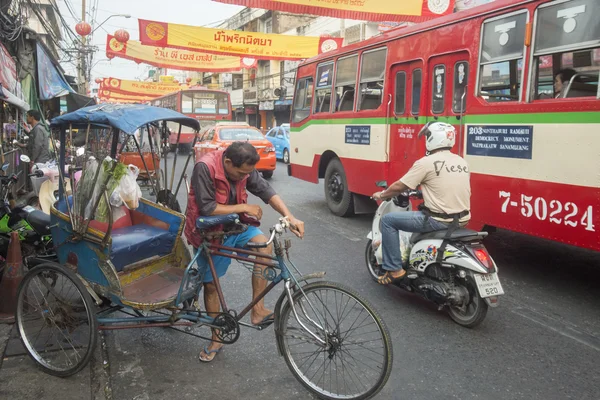 Asie Thajsko Bangkok Nothaburi pro transevropskou dopravní kolo Taxi — Stock fotografie