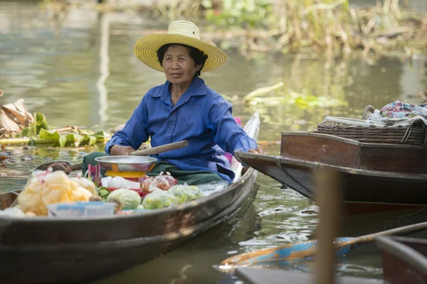 ASIA THAILANDIA SAMUT SONGKHRAM THA KHA FLOATING MERKET — Foto Stock