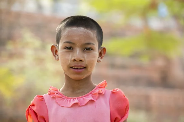 Asien Myanmar Bagan människor möter Thamaka kosmetiska — Stockfoto