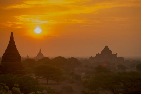 아시아 미얀마 바간 사원 탑 풍경 — 스톡 사진