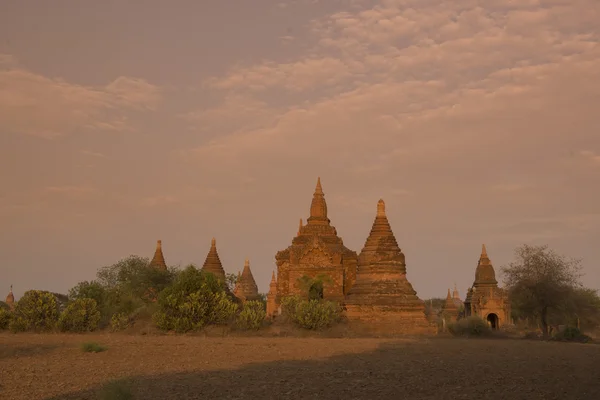 Asien myanmar bagan tempel pagode landschaft — Stockfoto