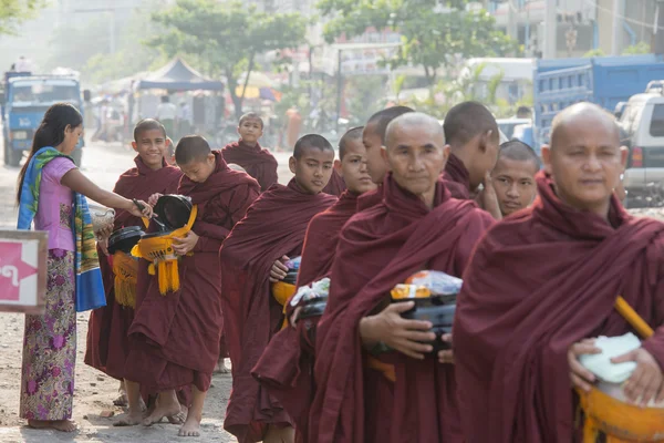아시아 미얀마만 달 레이 승려 — 스톡 사진