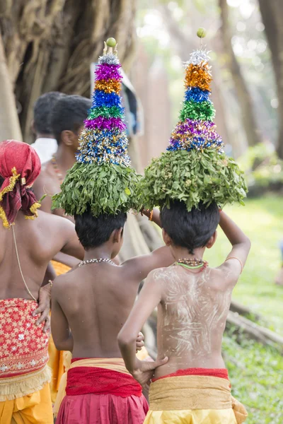 Азія М'янма місті Yangon вогонь ходьби фестиваль — стокове фото