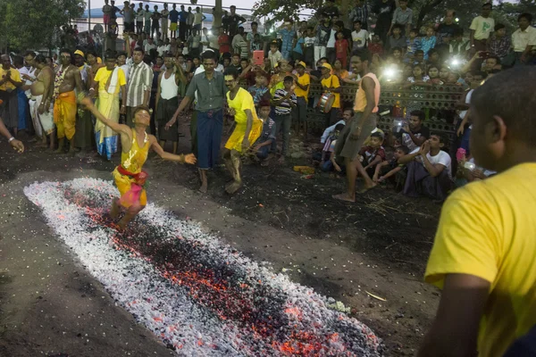 Asya Myanmar Yangon yangın yürüyüş Festivali — Stok fotoğraf